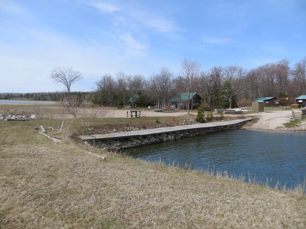 Lake Wolsey Cabins Hotel Gore Bay Luaran gambar